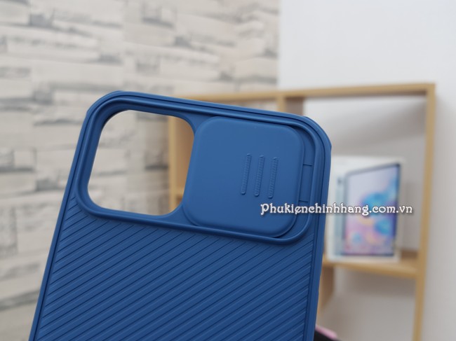 Ốp lưng CamShield Pro Iphone 12 Nillkin thiết kế đẹp có nắp che camera sau độc đáo hiện đại